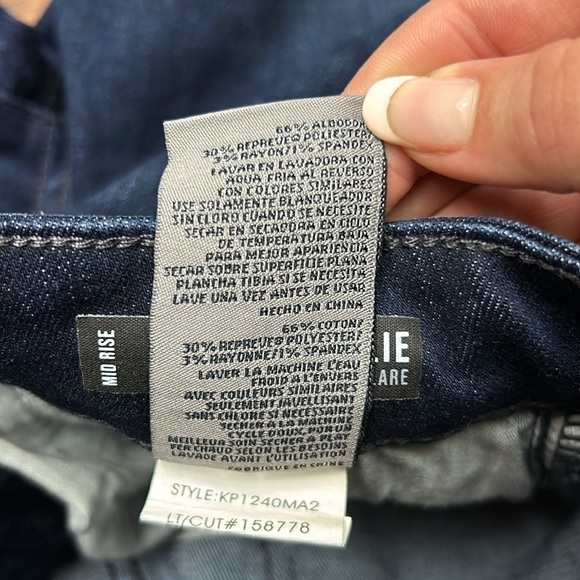 Kut from the Kloth Natalie Flare Mid Rise denim jeans - Picture 9 of 12